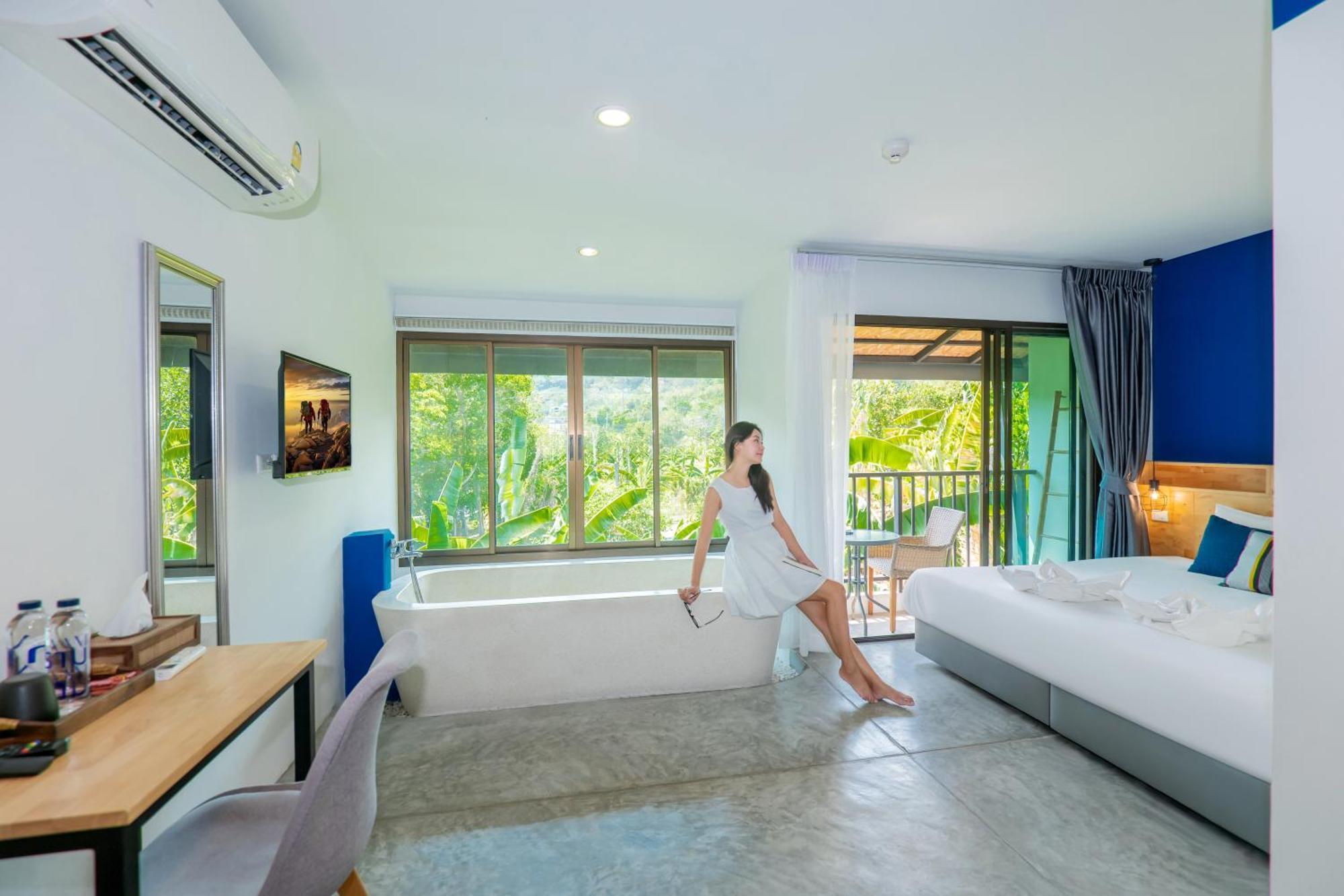 Kraam Silhouette Hotel And Cafe Phuket Chalong Exterior photo