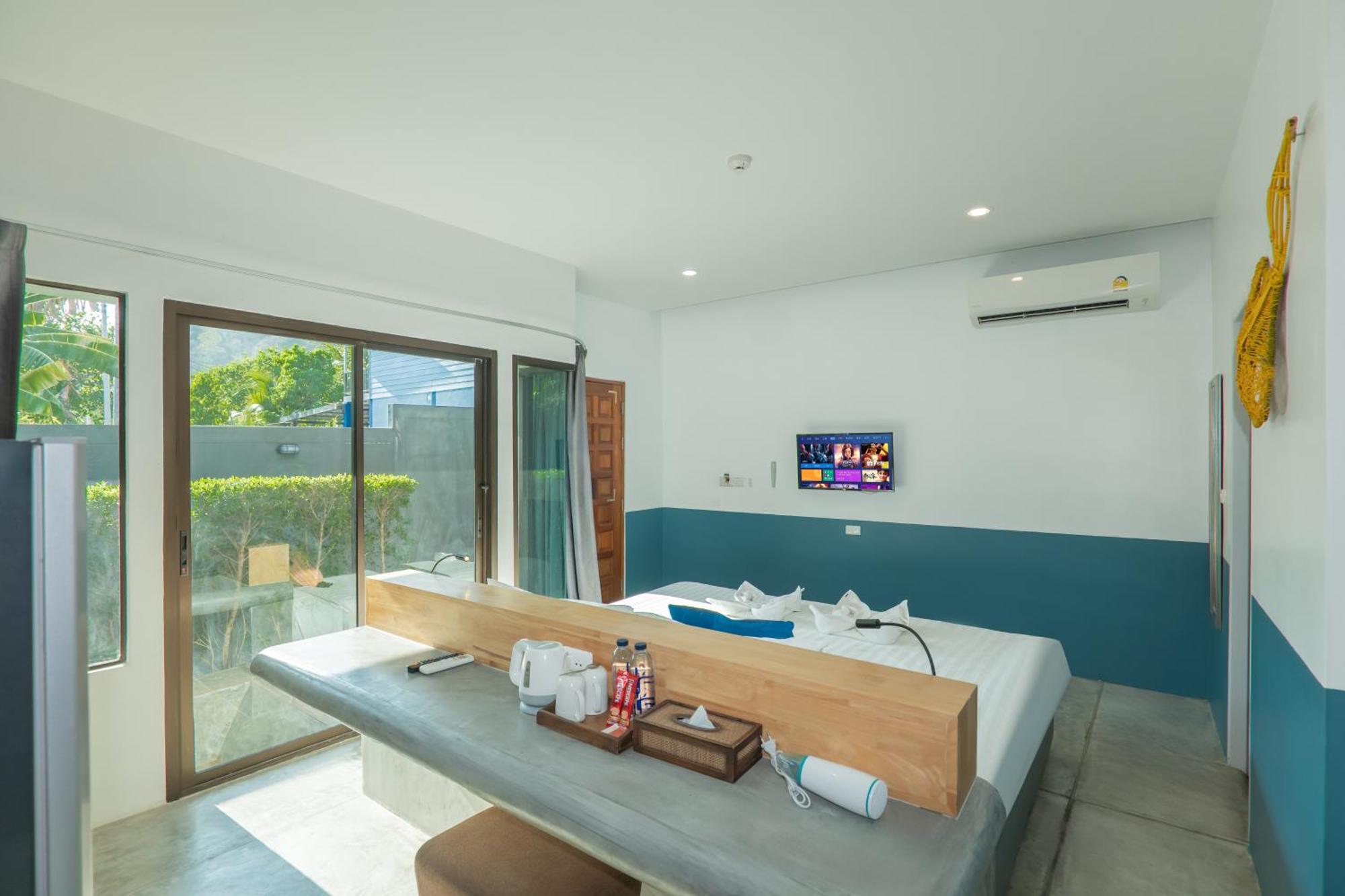 Kraam Silhouette Hotel And Cafe Phuket Chalong Exterior photo